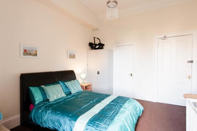 Edinburgh Central Oldtown Aparthotel Esterno foto